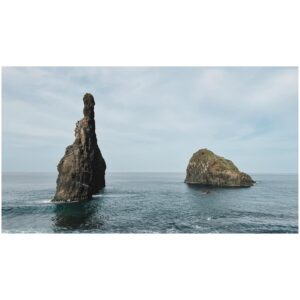 Zuzana Smatanová Instagram - Madeira, krátky výlet za slnkom. Na pár dní sa stratiť v horách, dýchať vlhký vzduch z oceánu a dať si čerstvo vylovenú pražmu… ⛰️🐚🏝️🐟 Som späť doma, povinnosti volajú, novinky čoskorooo 😉 z
.
#madeira #vylet #trip #zuzanasmatanova #spatdoma #novinky #coskoro