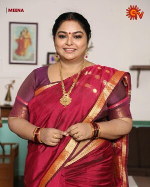 indhu chowdhary Instagram - Loved family 😍

மீனா | திங்கள் - சனி | 12 PM

#SunTV #Meena #MeenaOnSunTV #SunDigital