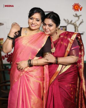 indhu chowdhary Instagram - Loved family 😍

மீனா | திங்கள் - சனி | 12 PM

#SunTV #Meena #MeenaOnSunTV #SunDigital