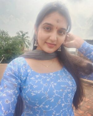 indhu chowdhary Instagram - 𝑊𝑜𝑘𝑒 𝑢𝑝 𝑎 𝑙𝑖𝑡𝑡𝑙𝑒 𝑜𝑙𝑑𝑒𝑟 𝑡𝑜𝑑𝑎𝑦 😌❤️

Costume By: @erisecraft_boutique_rentals
.
.
.
.
#indhu#bday#2023#blessed#octoberbaby#powderblue#instapost#ayearolder#igpost