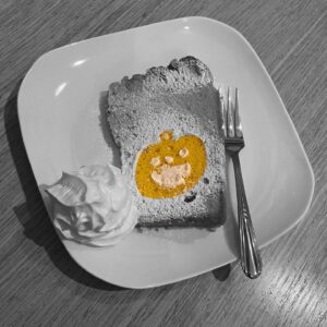kanoeRana Instagram - 昔からこの季節が一番好きです

#パンプキンケーキ
#いただきまぁぁぁぁぁす
#久々の更新
#写真撮らなさすぎて更新できない
#ハロウィン
#電車の中暑すぎ
