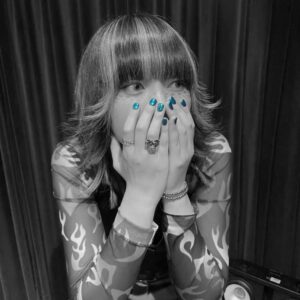 kanoeRana Instagram - 🦋🐟🌏❄️💧🌊🧊

#カノエラナ
#kanoerana
#ライブ
#blue
#annasui
#nail