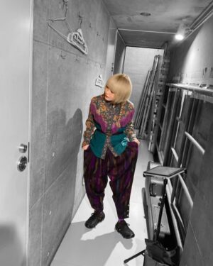 kanoeRana Instagram - 六本木といえば黒金紫じゃないですか？(偏見)な服

#私服
#衣装
#紫
#古着
#カノエラナ