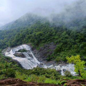 nithya gowda Instagram - Love towards nature forever ♾️!
#nithyagowda✨ #mallallifalls #coorg