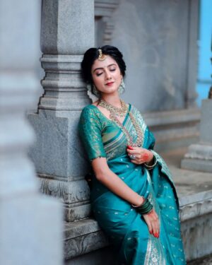 nithya gowda Instagram - "Life is a canvas; paint it with your dreams"
MUA @makeoverwithsahana_gowda 
Photography @abhilash_arnekar_photography 
#nithyagowda✨