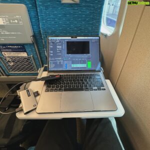 tofubeats Instagram - S WORK席好きすぎる、全部これになって欲しい(特に机