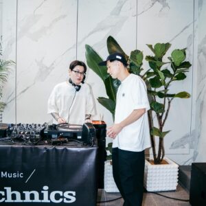 tofubeats Instagram - @technicscafe_kyoto でのイベントお越しいただいた皆様ありがとうございました。レコードオンリーで2時間プレイということで久々の感じ、楽しかったです。またどこかで…

Photography by @funatsufunatsu
