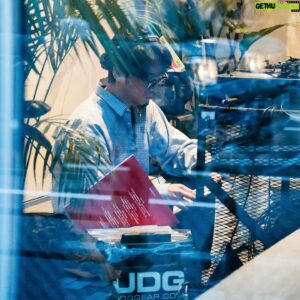 tofubeats Instagram - @technicscafe_kyoto でのイベントお越しいただいた皆様ありがとうございました。レコードオンリーで2時間プレイということで久々の感じ、楽しかったです。またどこかで…

Photography by @funatsufunatsu