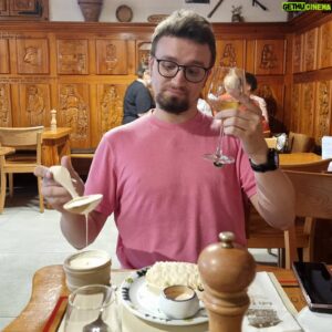 Игорь Линк Instagram - Гастрономические приключения по Швейцарии продолжаются. Если когда-нибудь окажетесь в Шатель-Сен-Дени, крайне советую заглянуть в местный ресторанчик @cafetivolisarl
Здесь очень вкусно, и практически все готовится из ингридиентов, произведенных и выращенных в местном кантоне.