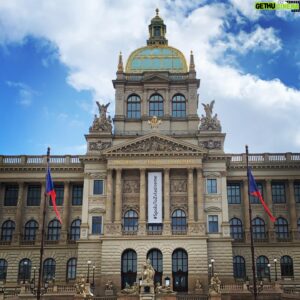 Игорь Линк Instagram - Привет мои любимые подписчики. Как вы знаете, я живу в Чехии и у меня есть терраса, где я могу сидеть и делать flex & chill. Также я могу гулять (когда нет карантина) и любоваться красивейшей средневековой архитектурой, не думая о том, что через 2 дня мне надо возвращаться в Мурино.
Если и вы хотите стать полноправным европейцем, чтобы ваша мать с гордостью рассказывала своим подругам о том, что ее сын/дочь переехал/а в Европу, если вы хотите бесплатно получить высшее образование, котируемое во всем мире - участвуйте в конкурсе от @GoStudy_CZ
10 грантов по 5000 евро дадут вам шанс выучить чешский в Праге, получать стипендию 100 евро в месяц, и возможность поступить практически в любой чешский ВУЗ. Переходите в профиль @GoStudy_CZ, открывайте их последний пост и участвуйте!
