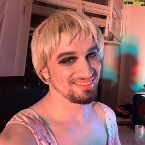 Игорь Линк Instagram - Переезжаю в Европу!!! 🏳️‍🌈🏳️‍🌈🏳️‍🌈🏳️‍🌈🏳️‍🌈