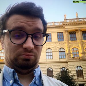 Игорь Линк Instagram - Охуеть - снял маску после карантина, а там 2 новых подбородка 😳