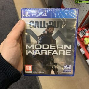 Игорь Линк Instagram - Если я хочу играть в колду на пс4, то меня даже сони не остановит.