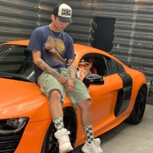 百足 Instagram - むかまぶEPそろそろ出すよ🍊🧡
カミスーーーン🫡