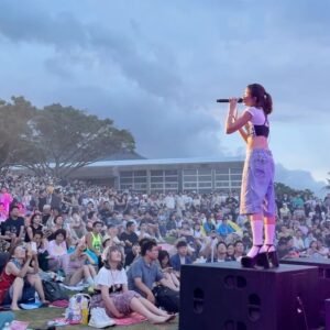 9m88 Instagram - 謝謝臺東月光海的邀請🌜⛰️Singing in the rain between mountains and ocean with the blessing of all kinds of deities was a blast🤲🏼💧
一上台就開始下大滴的愛情雨 在分不清楚是汗水還是雨水的狀態下 唱了一場隨遇而安興奮的演出❤️ 
謝謝聽我唱歌的大家 今天與男神女神們一起淋雨後應該都是得到山神保佑囉！