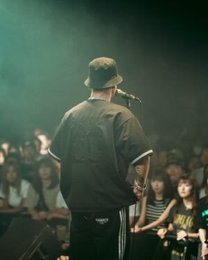 AK-69 Instagram - -
-
Tour 2024 “Enlightenment” kick off🎤

まずは横浜から33箇所
みんなの街に行くから✌🏼

今回は“楽しい”だけじゃないよ
悩んでたり葛藤したりモヤモヤしてる人には
特に観に来てほしい構成にしてるから

会場であお💯