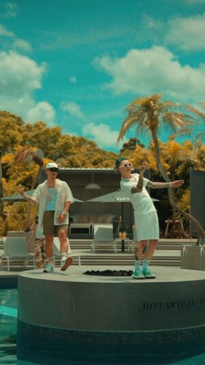 AK-69 Instagram - Do it feat. Candee
out now🔥🔥

Prod.by ZOT on the WAVE, Homunculu$
🎥 by @mochizukikeigo