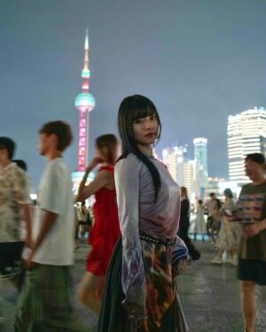 ASCA Instagram - ニーハオ 私 仕事であなたの街にいるわ

またね、上海!

「BILIBILIWORLD 2024」ありがとうございました🎤
初次的上海，大家能和我一起歌唱真的非常感谢！
终于能与大家见面了！
大家最棒的应援让我也爱上了上海这座城市。
以后有机会一定会再见面的。我爱你♡

#BW2024 #ASCA #asca_jp #sacramusic #singer #goodmusic #music #newrelease #newmusic #photography #photooftheday#portraitgames #earth_portraits #moodygrams #vscoportrait #fashion #japan #anime #anisong #Spotify #Applemusic #LINEMUSIC #portraitpage