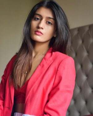 Aadhya Anand Instagram - Designed by the divine👠

Photography - @priyyaa100 
Edited by - @omkarnaik__ 

#aadhyaanand #aadhya_anand #alibi #agoodgirlsguidetomurder #bollywood #mumbaigirls #crushed #fashionphotography