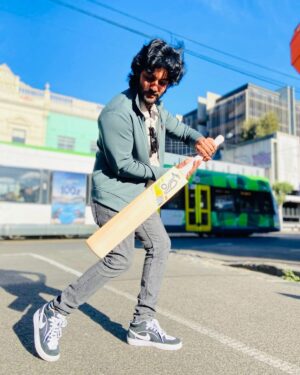 Aadi Saikumar Instagram - From the streets of Australia brought this beautiful kookaburra Bat ☺️ :)