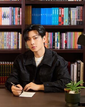 Aaron Yan Instagram - 經驗創造科技新篇，工藝打造經典傳承
@montblanc 
#MontblancTW
#MST100
#LetsWrite