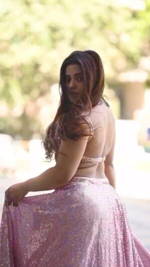 Aasma Sayed Instagram - #🌸 Glowing in #

#love #lovequotes #motivation #quotes 

#reels #reelsinstagram #loveshayari