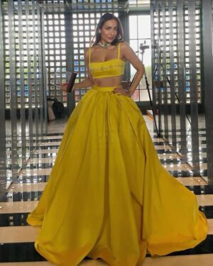 Aastha Sharma Instagram - Hello sunshine ☀️ 
@malaikaaroraofficial for Grazia Awards today in

Outfit @gauriandnainika 
Jewellery @isharya @elevate_promotions 
Make up @eleni_chatzinikolidou 
Hair @yashdeeps7
Styled by @aasthasharma @reannmoradian 
Managed by @naureen.abdullah 
Images @infinityprojkt
