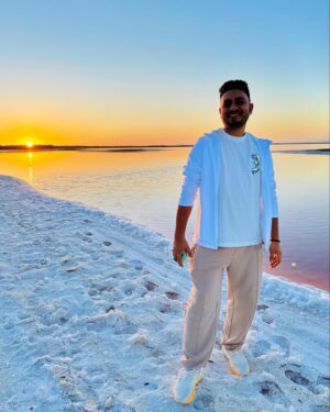 Abhay Jodhpurkar Instagram - Touchdown 🇺🇸✨
First day couldn’t have been better than this. 🩷🌅✨

PS. This pink salt lake is such a vibe! 🤌🏼