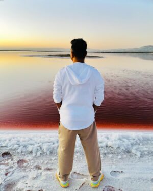 Abhay Jodhpurkar Instagram - Touchdown 🇺🇸✨
First day couldn’t have been better than this. 🩷🌅✨

PS. This pink salt lake is such a vibe! 🤌🏼
