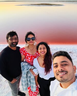 Abhay Jodhpurkar Instagram - Touchdown 🇺🇸✨
First day couldn’t have been better than this. 🩷🌅✨

PS. This pink salt lake is such a vibe! 🤌🏼