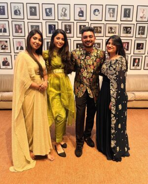 Abhay Jodhpurkar Instagram - Grateful! 💙💜✨
.
.
.
.
.
.
.
.
@ajayatulofficial @atul.ajayatul
@scarecrowtalent @dcatalent @parashareentertainments