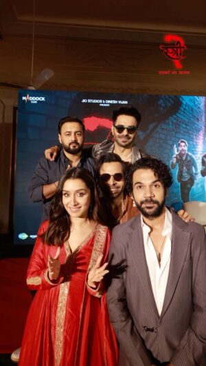 Abhishek Banerjee Instagram - O Janta, NO SPOILERS, pleaseeee! 🙏🏻

Book your tickets now 

🔗 - Link in bio.

#Stree2 in cinemas tonight from 9:30 PM onwards.

#Stree2 #Stree2SarkateKaAatank #StreeVsSarkata #Stree2OnAug15

@rajkummar_rao @shraddhakapoor @pankajtripathi @nowitsabhi @aparshakti_khurana @amarkaushik #DineshVijan #JyotiDeshpande @nirenbhatt @sharadakarki @pvijan @officialjiostudios @sachinjigar @soulfulsachin @jigarsaraiya @amitabhbhattacharyaofficial @just_in_varghese @jishnudop @saregama_official @penmovies #PenMarudhar @pvrpictures