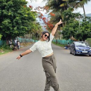 Abi Nakshathra Instagram - Let the road guide your soul..❤️🫶✨

#travel #travelphotography #selflove #cool #pose #photoshoot #candid #goodvibes