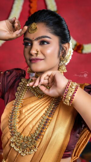 Abi Nakshathra Instagram - நீ அசைந்து ஆடுகையில் ❤️❤️❤️

AYALI @abinakshatra 

This look carved by @kanchans_carving 

For bridal bookings contact 9176048452

Thankfully ❤️
Photographer @photography_aneeshaa 
Hair do @kayal_oviyam 
Studio @ravalstudios 
Blouse @elitebridalstore 

#makeupartist #makeup #makeuplook #bride #bridalmakeup #muhurthamlook #pongallook #celebrityshoot #ayali #abinakshatra #bridalbookingsopen2023to2024❤️ #c #bridalcontest #bridalmakeup #bridalcall #trendingreels #trendingnow #trendingsongs #réel #reelsinstagram #réel #vijay #nayanthara #kanchanamakeupartist #kanchanscarving