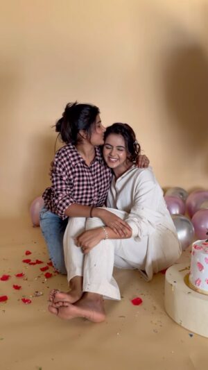 Abi Navya Instagram - Wishing you a very happy bday chlm❤️🥰A wish for you on your birthday, whatever you ask may you receive, whatever you seek may you find, whatever you wish may it be fulfilled on your birthday and always. Happy birthday!!!! Chaithu ma 💐💐💐💐🤩🥰
@chaitrareddy_official