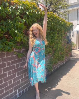 Abigail Zoe Lewis Instagram - What the song said!!! Turned 17 the other day. And it feels pretty wonderful. 🩵🌺🪩✧˖ °

#dancingqueen #seventeen #17 #birthday