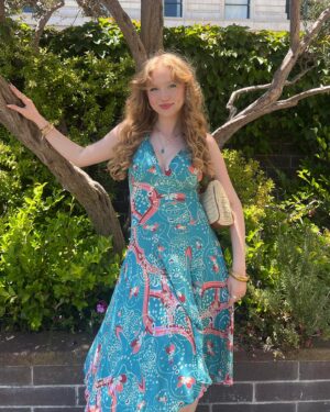 Abigail Zoe Lewis Instagram - What the song said!!! Turned 17 the other day. And it feels pretty wonderful. 🩵🌺🪩✧˖ °

#dancingqueen #seventeen #17 #birthday