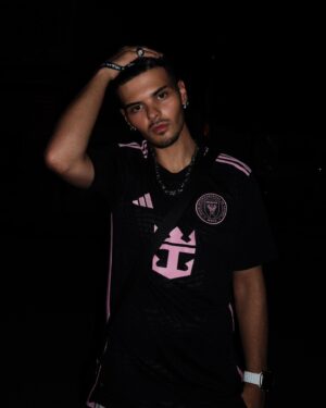 Abraham Mateo Instagram - Día completo ⚽️🎤