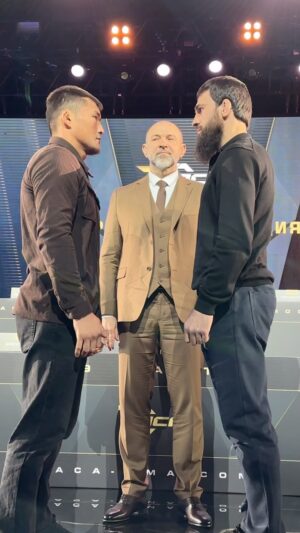 Abubakar Vagaev Instagram - 🔥Битва взглядов после пресс-конференции #ACA172 :

🇰🇬 @Emilbekovv_Edil - @Vagaev_Abubakar 🇷🇺
Полуфинал Гран-При АСА в полусреднем весе.