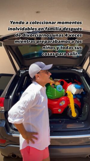 Adal Ramones Instagram - Dos elementos ponen a prueba un matrimonio: 1.- Tener hijos! y 2.- Viajar con los hijos. 🤣🤣 

OTRA VEZ PAPÁ 

“Una comedia teatral que te asegura 100 minutos de carcajada.”

@anabelena9 y @adalramones 
Texto: @ddatola / Dir. @aniallue 

Busca cartelera! 

@otravezpapa.mx 
@lagranaudiencia y @viaproduccionesmx