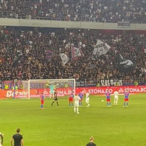 Adam Mišík Instagram - 1) Trocha megalomanské architektury 
2) 0:2 dobrý den 
3) Policejní eskorta 
4) Oblíbená kavárna Adndrew Tata
5) 12 hráč 🙌🏻
6) Teď si už vždycky při odletu musím koupit alespoň hrníček 
7) Legend
8) Nejoblíbenější večerka Andrew Tata

Děkujeme @acsparta_cz za nezapomenutelný zážitek. 🇷🇴