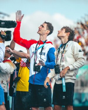 Adam Ondra Instagram - Great 3rd place after the @paris2024 semifinals 🇲🇫 👊 Starting from scratch again on Friday✌️Feeling great, now let’s get some rest ☝️

Check out the results 👉 the link is in BIO. 

CZ: 

Skvělé 3. místo po 🇲🇫 olympijském semifinále 👊 V pátek začínám zase od nuly✌️Cítím se skvěle, teď se jde odpočívat✌️

Podívejte se na výsledky 👉 odkaz je v BIO profilu.

Great 📸 photos by @pet.phot 

#Olympics #Paris2024 #olympijskytym #climbing
@olympijskytym @horosvaz.cz @olympcsmv @olympics
