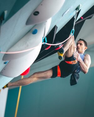 Adam Ondra Instagram - Great 3rd place after the @paris2024 semifinals 🇲🇫 👊 Starting from scratch again on Friday✌️Feeling great, now let’s get some rest ☝️

Check out the results 👉 the link is in BIO. 

CZ: 

Skvělé 3. místo po 🇲🇫 olympijském semifinále 👊 V pátek začínám zase od nuly✌️Cítím se skvěle, teď se jde odpočívat✌️

Podívejte se na výsledky 👉 odkaz je v BIO profilu.

Great 📸 photos by @pet.phot 

#Olympics #Paris2024 #olympijskytym #climbing
@olympijskytym @horosvaz.cz @olympcsmv @olympics