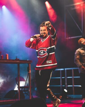 Adamo Marinacci Instagram - 💫 Montréal vous êtes incroyable! 💫

Merci aux @canadiensmtl d’avoir pensé à nous pour le show d’après match Samedi dernier au @centrebell !!! 

J’ai perdu mes clés pendant le bodysurf mais ça aura valut la peine 😂 

Shout out à mon boy @jd.vii d’avoir capturé les moments "clés" 🙋🏻‍♂️😝 

@lesgrosbig @j7.grosbig @dsl.ap3 @lemindmusic @molsonexportca 

#show #hiphop #rapqueb #canadiensmtl #montrealcanadiens #montréal #nightlife