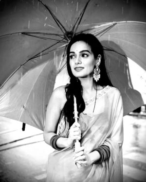 Aditi Sanwal Instagram - Ek ladki bheegi bhaagi si !!! 💙

Pictures by @abhi_singh.05

#insta #instagood #dangaltvchannel #rehnahaiteredilmein #rhtdm #aditisanwal #deewani #meera #livelovelaugh #rain #monsoon #pictureperfect #pictureoftheday #rain #monsoonclicks