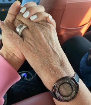 Aditi Singh Sharma Instagram - An end of an era ruled by our beloved queen !! You fought like a warrior. 
Rest in peace moma, hope you are flying free. 
I love you so much. ❤️🙏

30.06.2024

#OmShanti