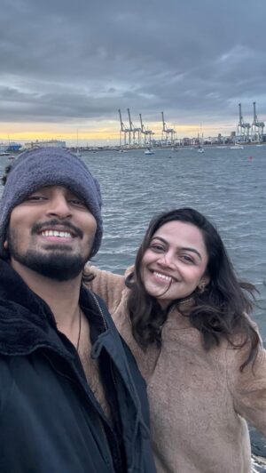Aditya R K Instagram - Just some old தமிழ் souls running around the streets of Melbourne! 🕺🏻💃🏻

@adithyark.music