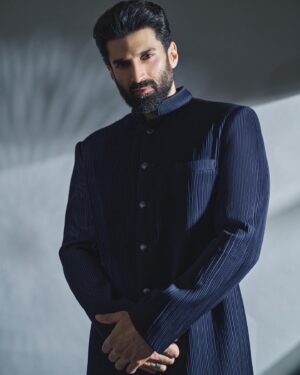 Aditya Roy Kapur Instagram - |\\|