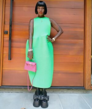 Adjua Styles Instagram - If you got Styles , you influence the influencers‼️

#daretobedifferent 🩷💚
#farmacyforlife