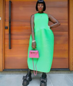 Adjua Styles Instagram - If you got Styles , you influence the influencers‼️

#daretobedifferent 🩷💚
#farmacyforlife